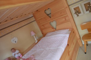 bed 12.jpg