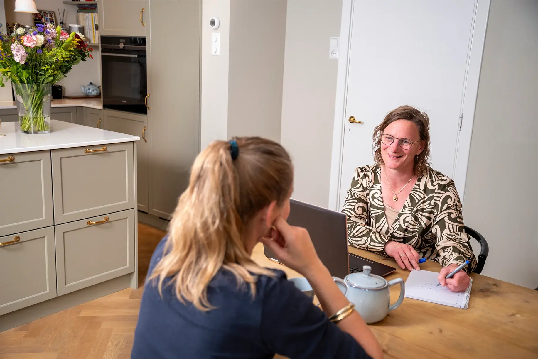 Bespreek uw wensen Van Vugt Meubel en Interieurbouw