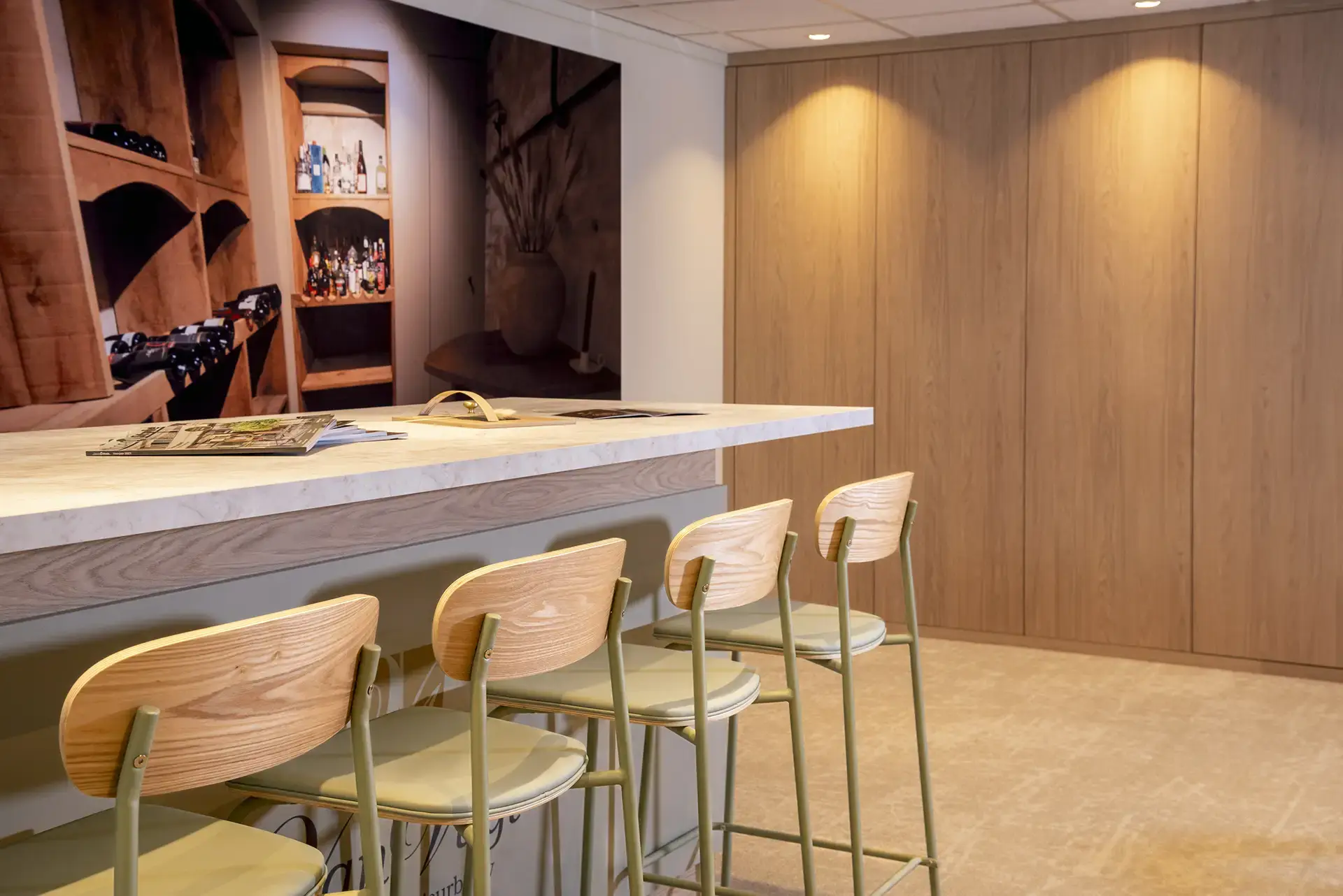 Hero contact vanvugtmeubelninterieuwbouw