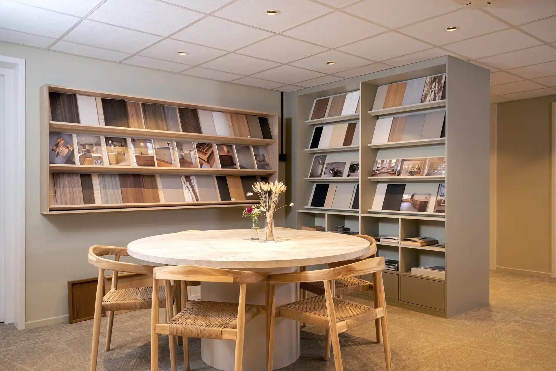 Hero Van Vugt Meubel en Interieurbouw